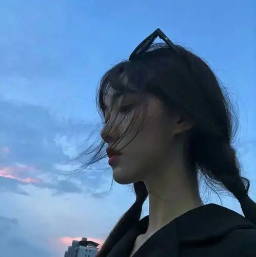 女生变心的3个征兆,男生还是赶紧撤吧,否则迟早成为备胎
