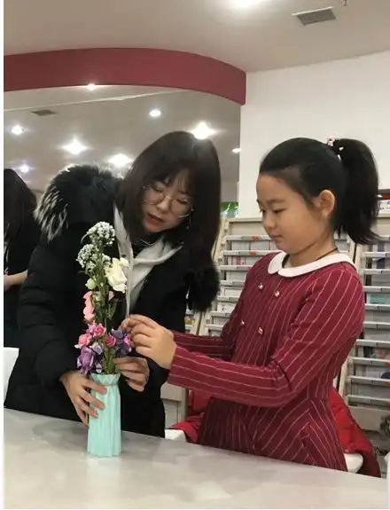 传统文化俱乐部温馨花艺活动掠影
