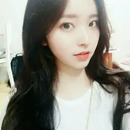 kiss金娜熙女生头像
