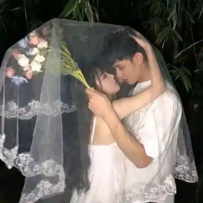 2023最新浪漫婚纱真人情侣头像
