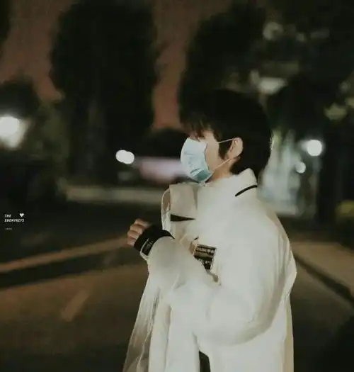 你找不到的小宋老师头像来了
