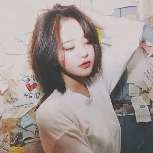 短发女头
