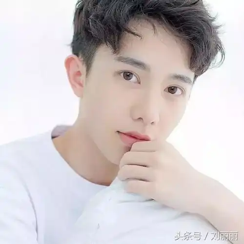 最适合学生的清新范男发,帅的妹子都震惊
