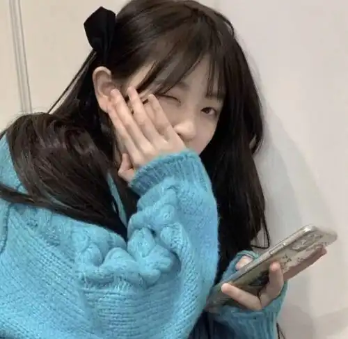 ins不露脸单身贵族女头像
