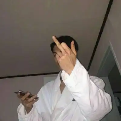 失恋男生必备的优质伤感男头难过抑郁的难受qq头像

