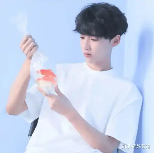 小奶狗专属男生头像男生最可爱小奶狗头像小奶狗头像男生真人超帅小奶狗呆萌男生头像男生头像可爱超奶
