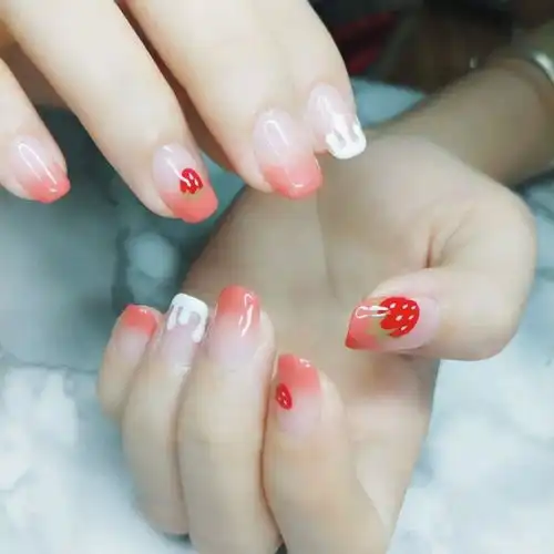 少女系草莓美甲,可爱到爆了
