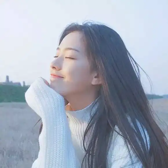 换个头像,做一个明媚女孩
