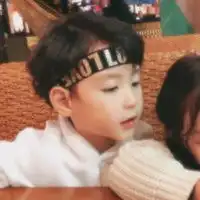 小女孩情侣头像超萌可爱小女孩小男孩情头
