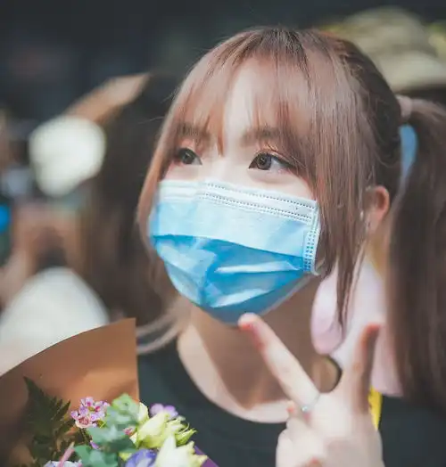 硬糖少女303宠粉第一人郑乃馨,但粉丝接机这件事上徐艺洋更棒
