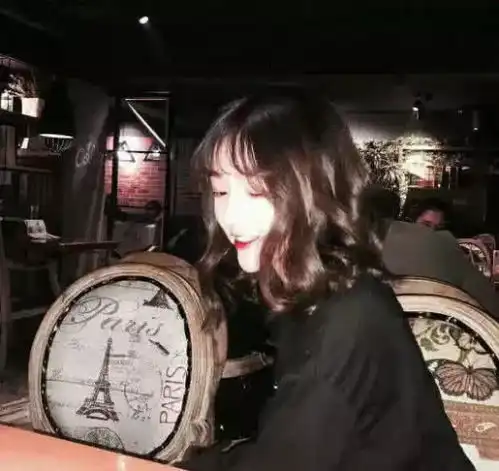 ins闺蜜头像要像孩子一样,开心就笑,不开心就等会儿再笑
