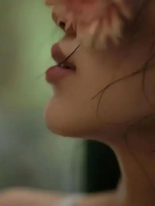 局部写真丨湿发禁欲系丨藏着少女心事的暮春
