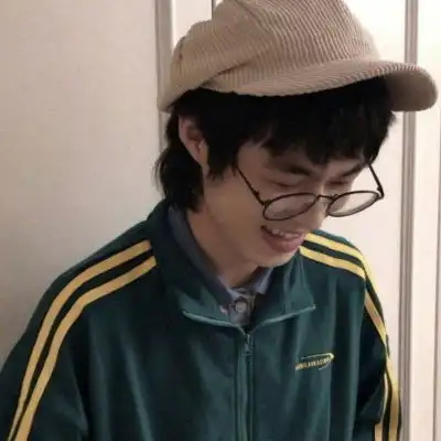治愈系男生头像笑容阳光帅气微笑暖心图片
