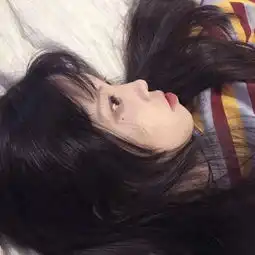 有这张图片的情侣头像么
