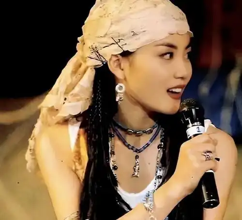 谢霆锋我那2婚2离的女友王菲,是世上最纯粹,最难得的爱人
