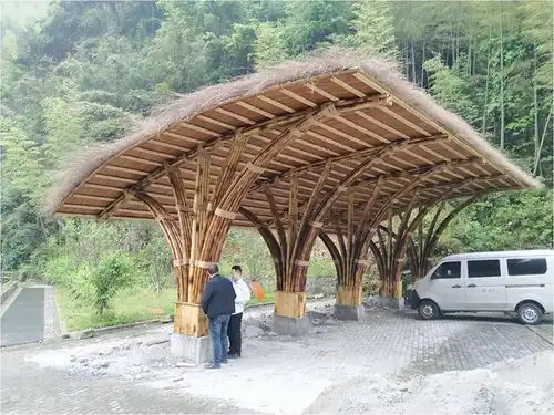 用竹子打造的个性竹建筑外水良停车廊竹建筑
