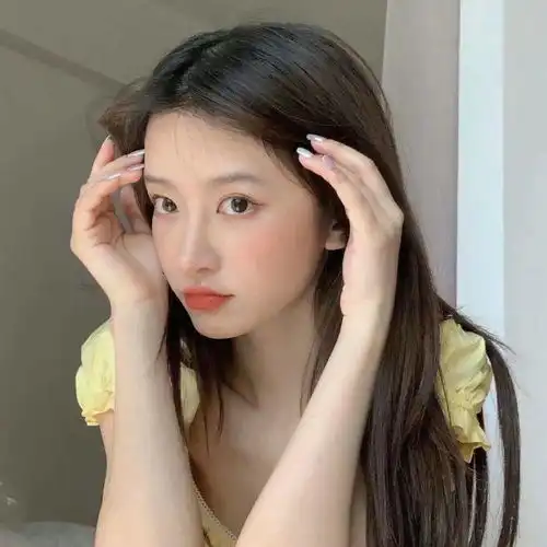 爱不释手的女生头像
