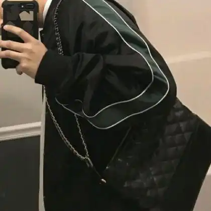 脸上没服灿烂的微笑,男生头像帅气冷酷霸气
