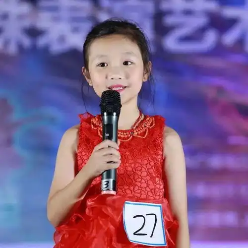 明珠艺术团选拔系列小小少年,自信发声晶明珠小主持表演艺术团海选落幕
