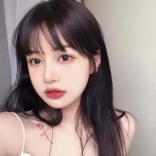 女头又纯又欲的甜美系女生头像
