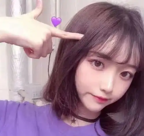 qq上有3个记号的女生,九成是傻丫头,臭弟弟还不追

