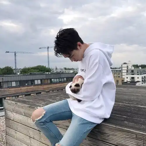 男生头像怕来者不是你
