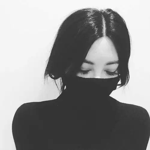 每日一笑再滚下去就该摔痛了,就让他睡在下面吧
