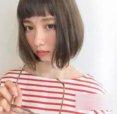 2018胖女生短发发型图片,显瘦又时尚

