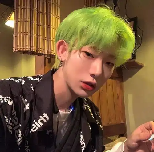 当下最流行的男生刘海,每天被帅醒
