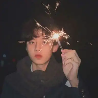 比起心动的人,我更喜欢让我心安的情侣头像我要个性网
