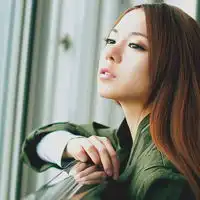 很靓的美女头像爱一个人的时候
