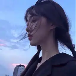 女生晚上就别给男生发这3条消息了,小心他心动,爱你一辈子

