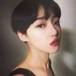 女生超短发发型

