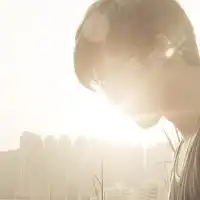 握住的只是留下的伤
