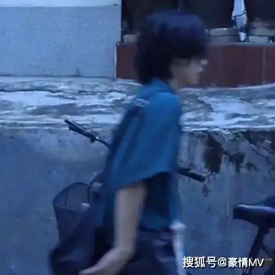 2022蓝色系头像真人男生女生ins好看的蓝色系列头像

