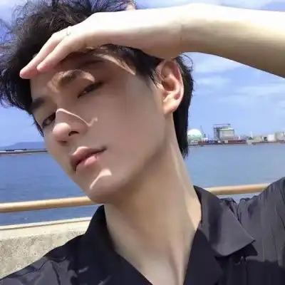暗恋一个他.
