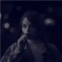 纹身的,伤感的,颓废的,霸气的灰色抽烟女生头像图片
