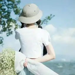 2018伤感女生背影头像唯美气质一切烦恼都是自寻烦恼
