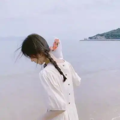 女生头像可爱单纯清新,面带微笑甜美的美女

